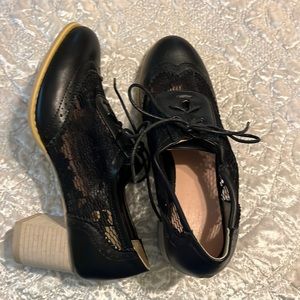 Vintage Oxford shoes